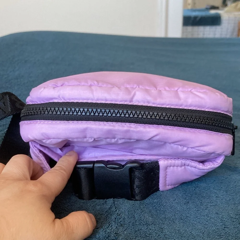BAGGU Puffy Fanny pack Crossbody Bag in Lavender Lilac - Picture 7 of 13